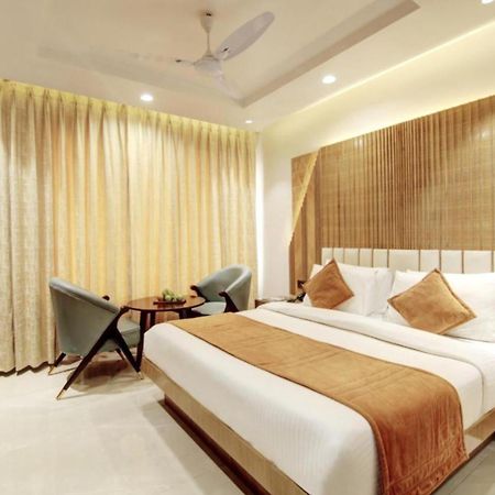Hotel Platinum With Free Pickup-Delhi Airport Ню Делхи Екстериор снимка
