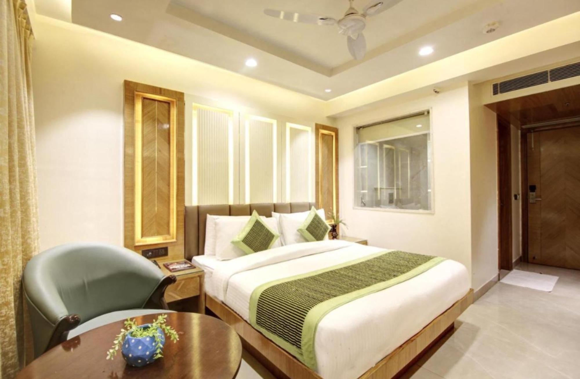 Hotel Platinum With Free Pickup-Delhi Airport Ню Делхи Екстериор снимка