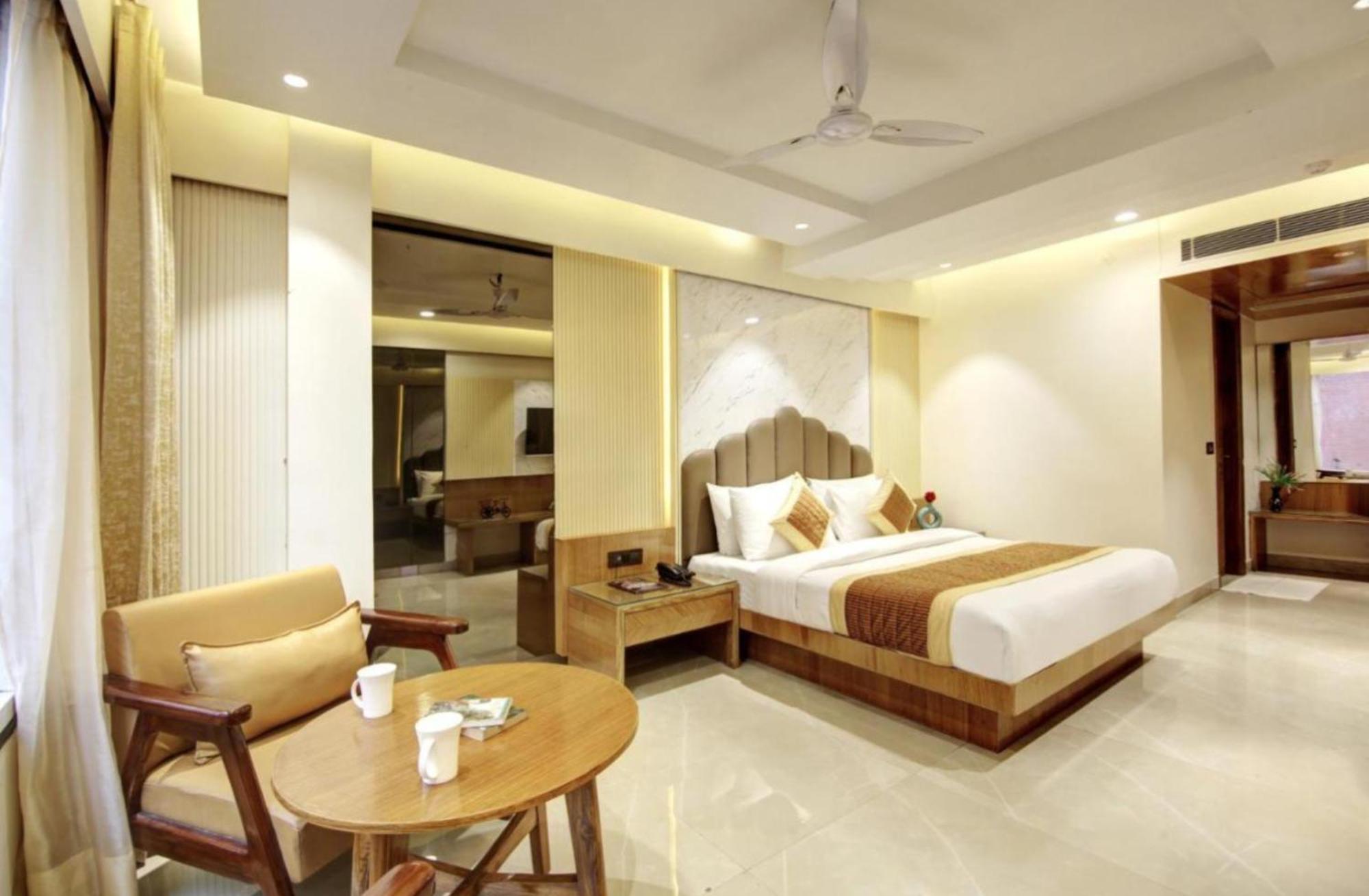 Hotel Platinum With Free Pickup-Delhi Airport Ню Делхи Екстериор снимка