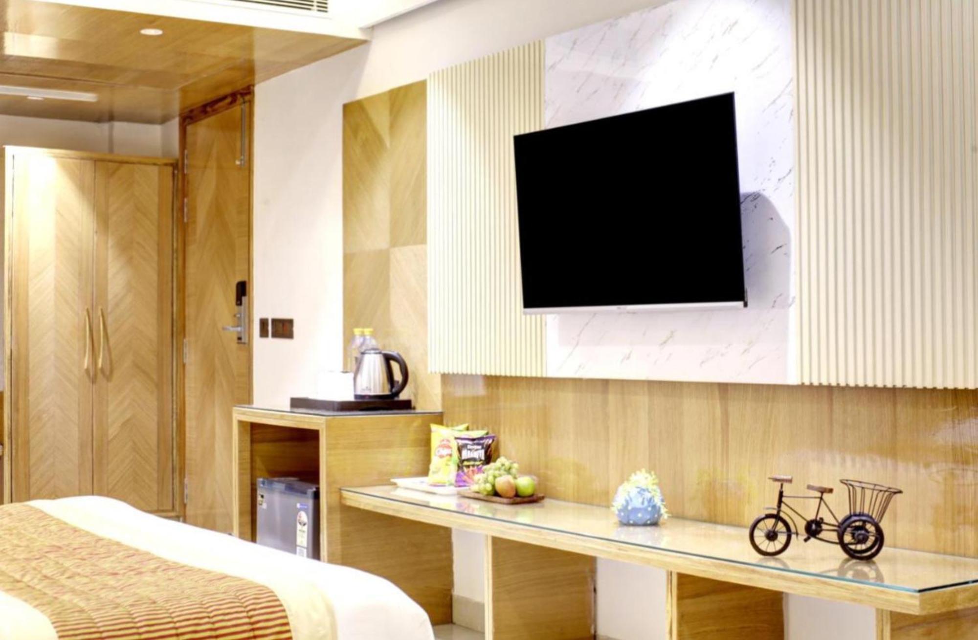 Hotel Platinum With Free Pickup-Delhi Airport Ню Делхи Екстериор снимка